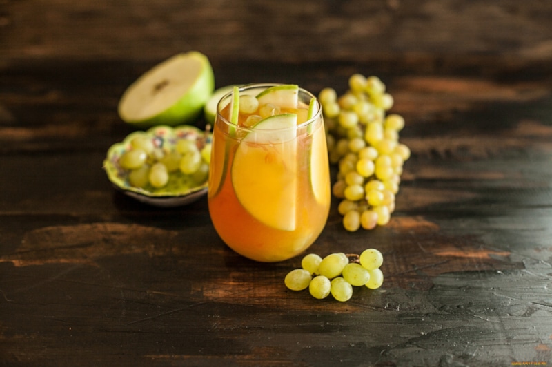 Домашний яблочно-виноградный сок: осенний витамин