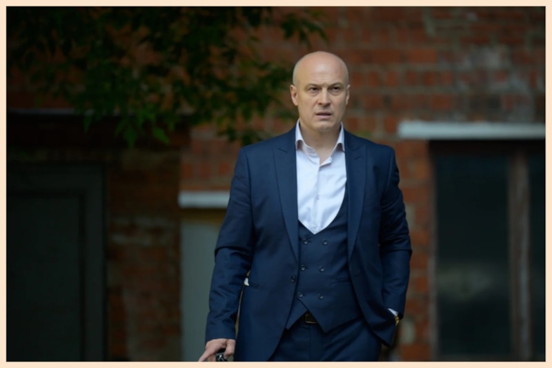 Кадр из сериала «Отчаянные меры»