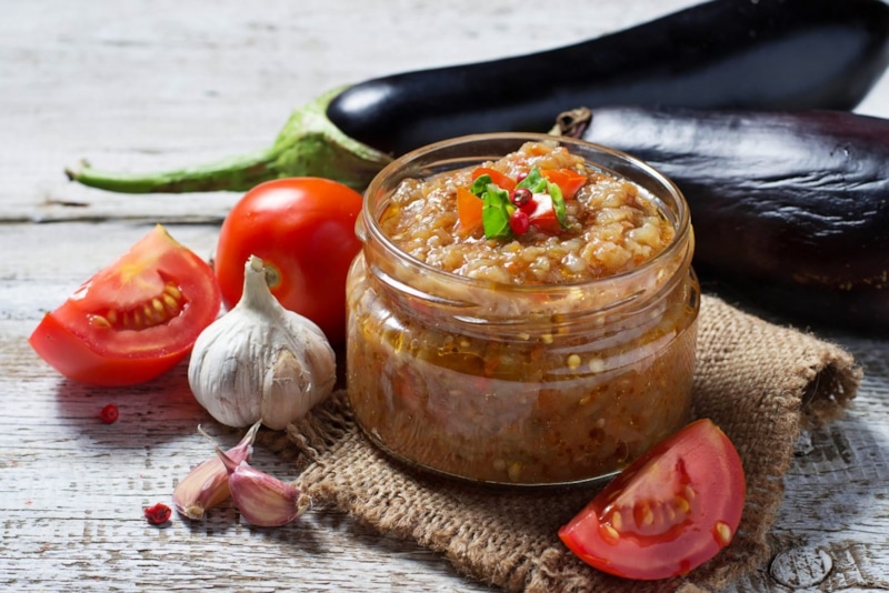 Баклажаны с икрой: осенняя заготовка