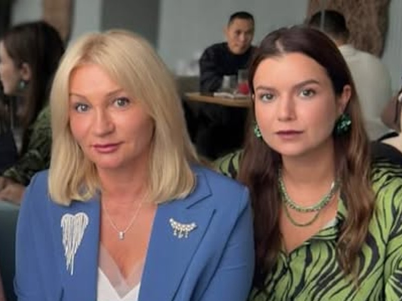 Мария Свирид с матерью Анной Якуниной