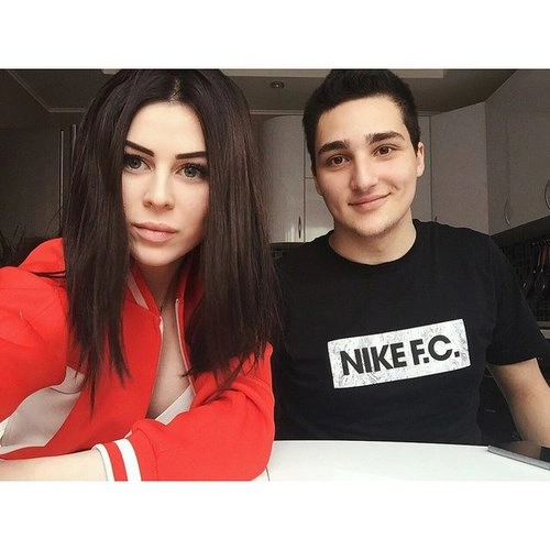 Юлия Пушмaн и Фaрa