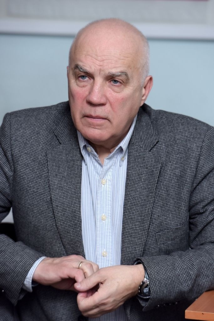 Леонид Михно — заслуженный тренер России по хоккею