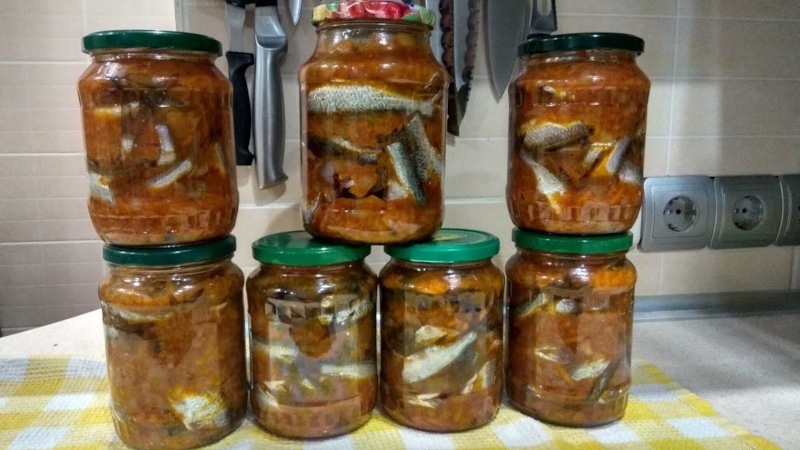 Салат с килькой на зиму: вкусная закуска