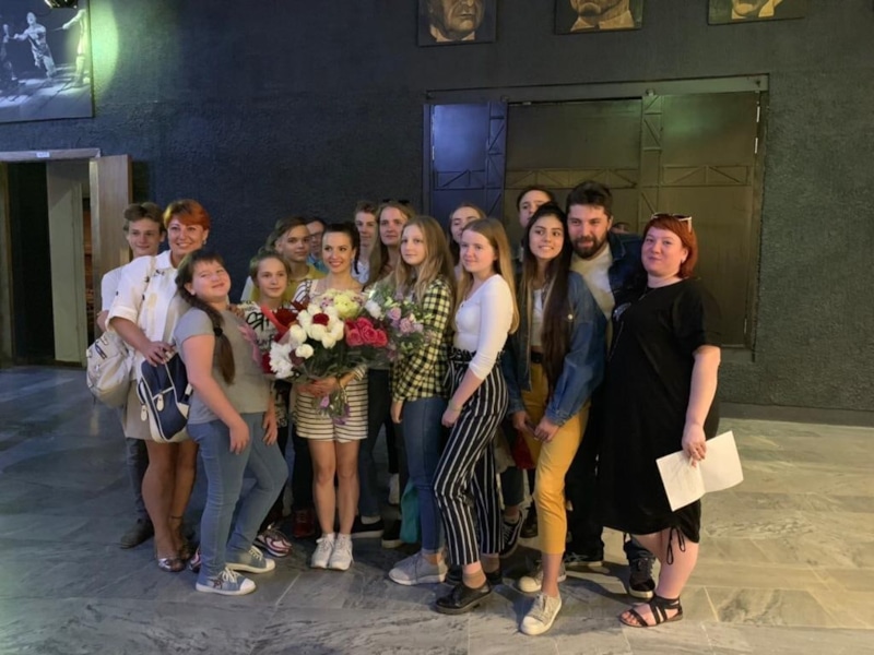 Марина Богатова в студии «ЮнМедиа»