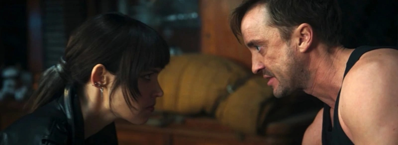 Том Фелтон и Эгги К. Адамс в фильме «Альтер» Том Фелтон и Эгги К. Адамс в фильме «Альтер»