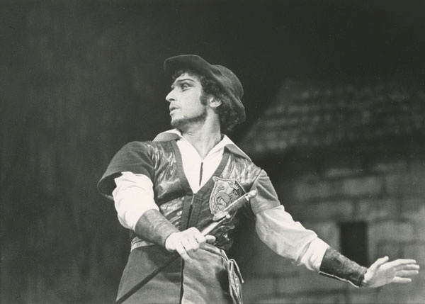 Юрий Папко в молодости Юрий Папко в молодости