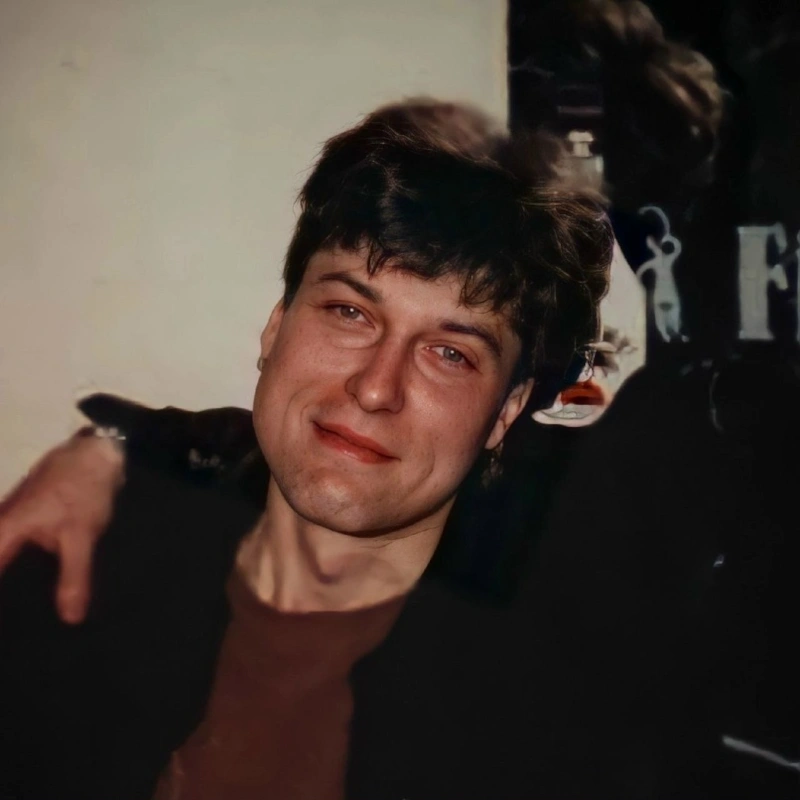 Гитарист группы «Сектор Газа» Василий Черных Гитарист группы «Сектор Газа» Василий Черных