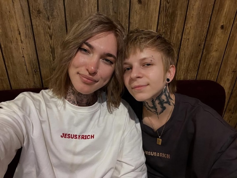 Лаурита Карпова с девушкой