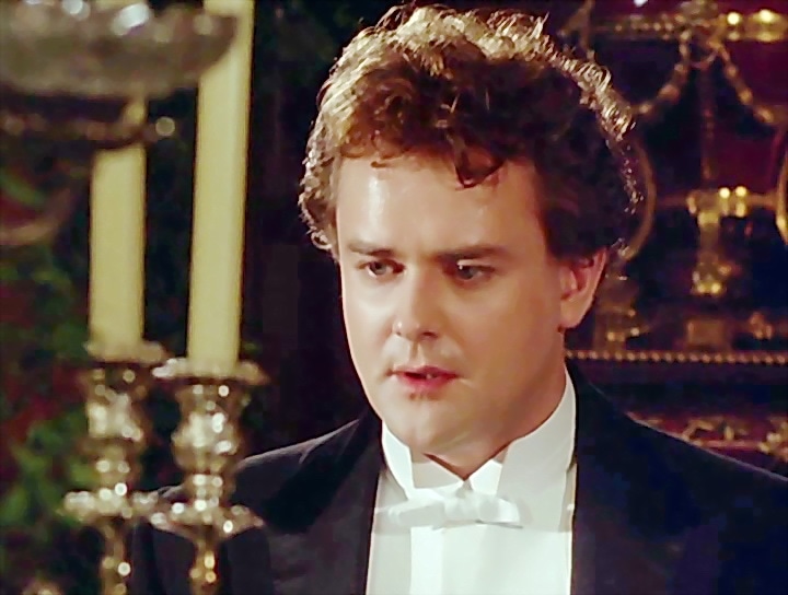 Хью Бонневилль в молодости