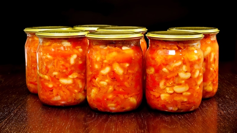 Греческий салат с фасолью: заготовка на зиму