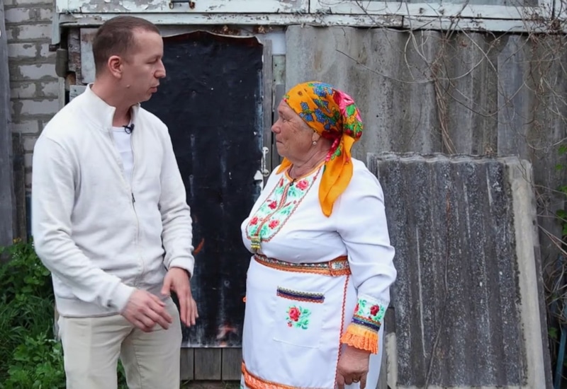 Александр Петров и его мама, участники проекта «Маменькин сынок»