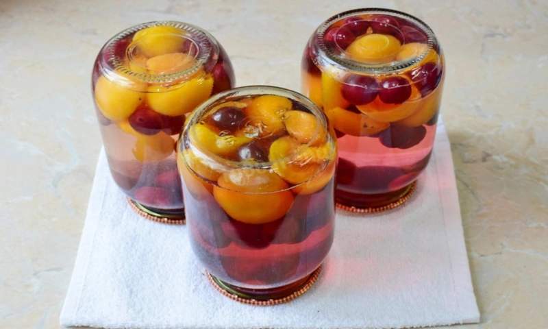 Солнце в банке: компот из абрикосов и вишни Солнце в банке: компот из абрикосов и вишни
