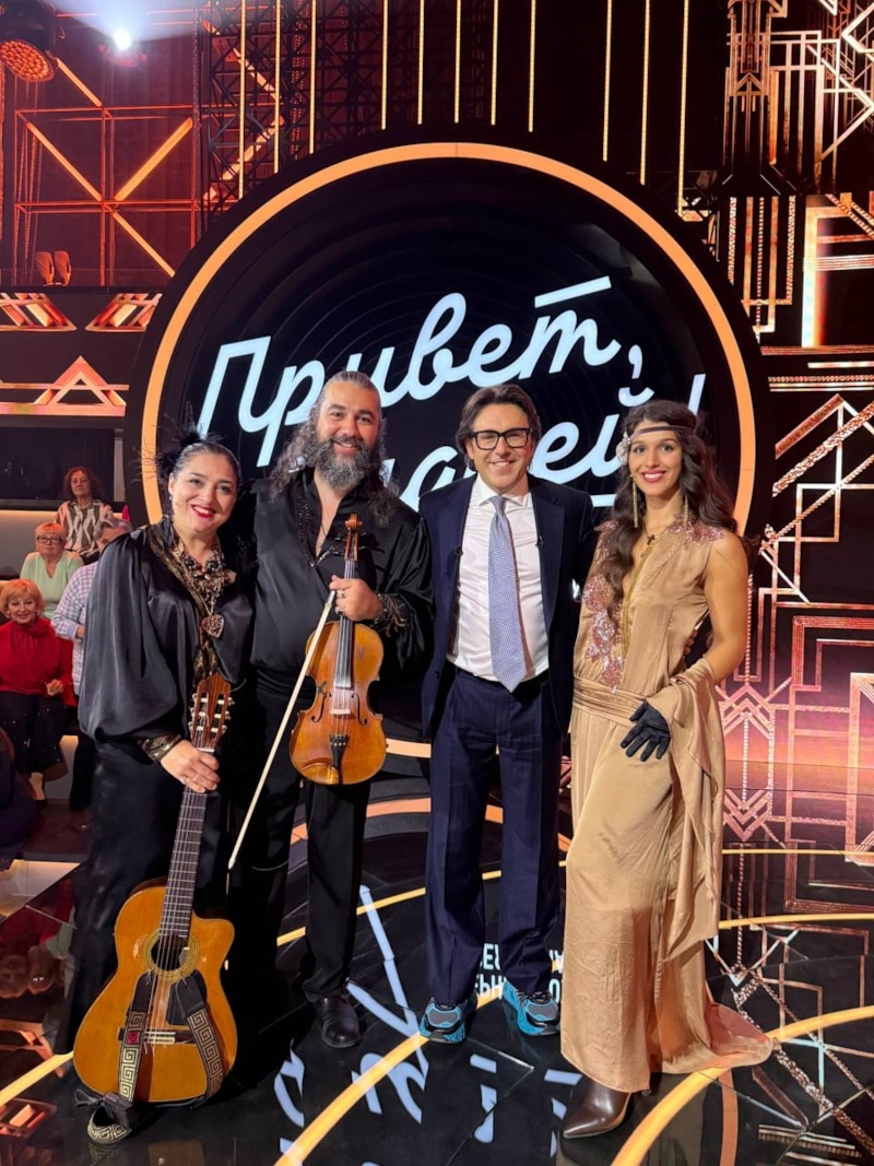 Дуэт RadaNik — участники программы «Привет, Андрей!» Дуэт RadaNik — участники программы «Привет, Андрей!»