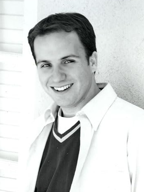 Брэд Эверетт Янг — американский актер и фотограф