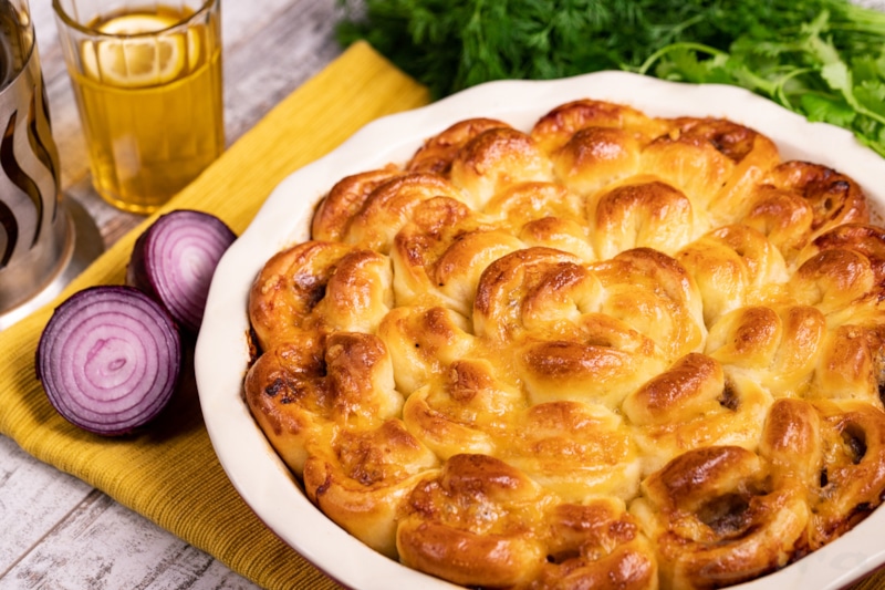 «Чайная роза»: мясной пирог «Чайная роза»: мясной пирог