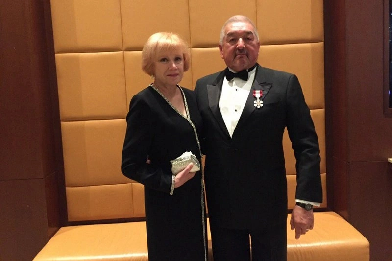 Грэм Грин с женой Грэм Грин с женой