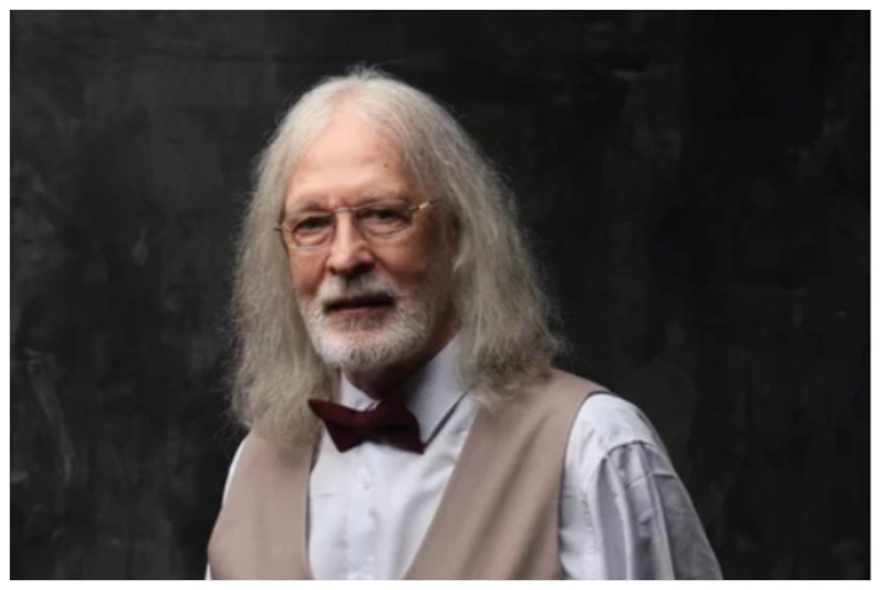 Участник группы «Поющие гитары» Владимир Васильев