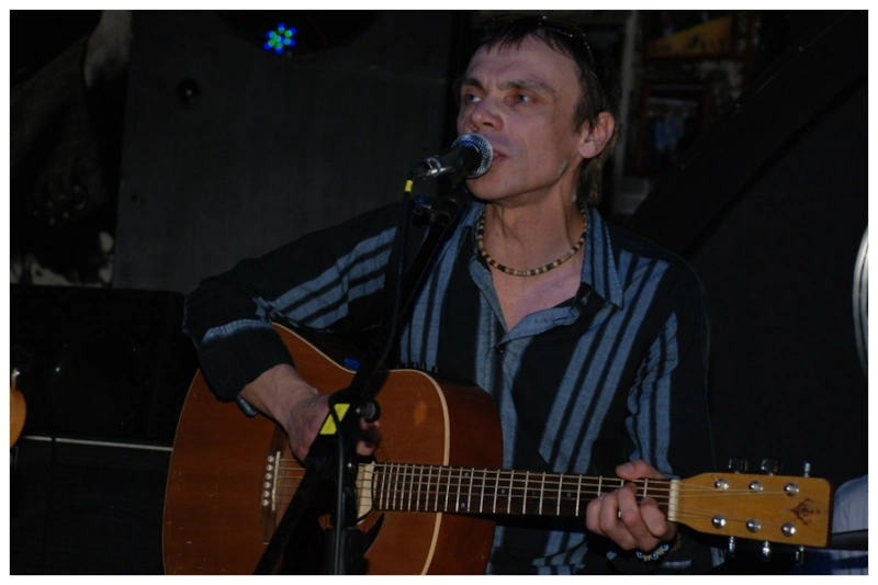 Участник группы «Поющие гитары» Александр Анфимов