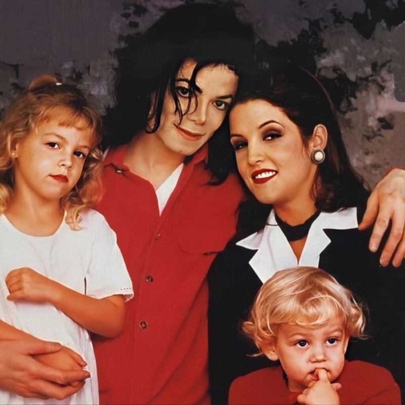 Райли Кио и Майкл Джексон с Лизой-Марией Пресли, Бенджамином Стормом Кио