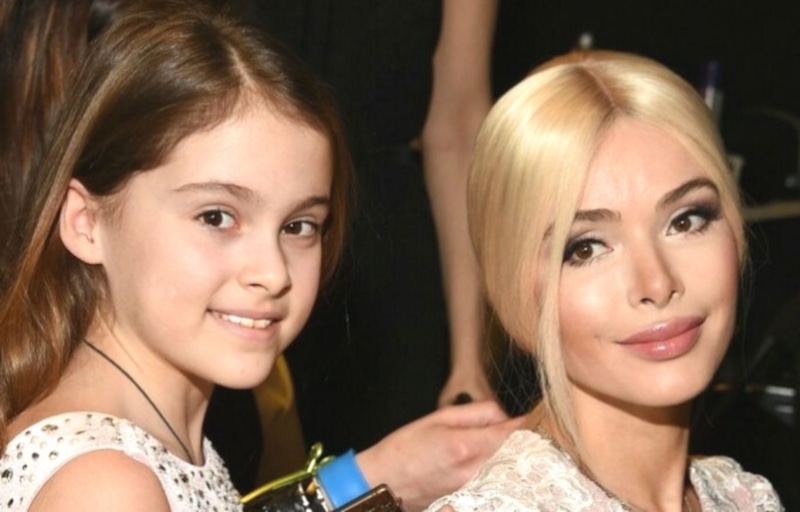 Алена Кравец унизила дочь, которую сплавила в детский дом