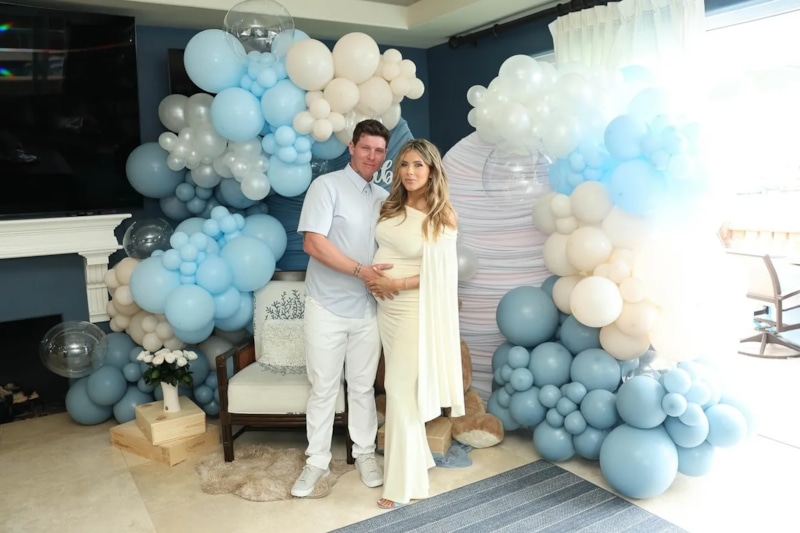 Александра Роуз ждет первенца