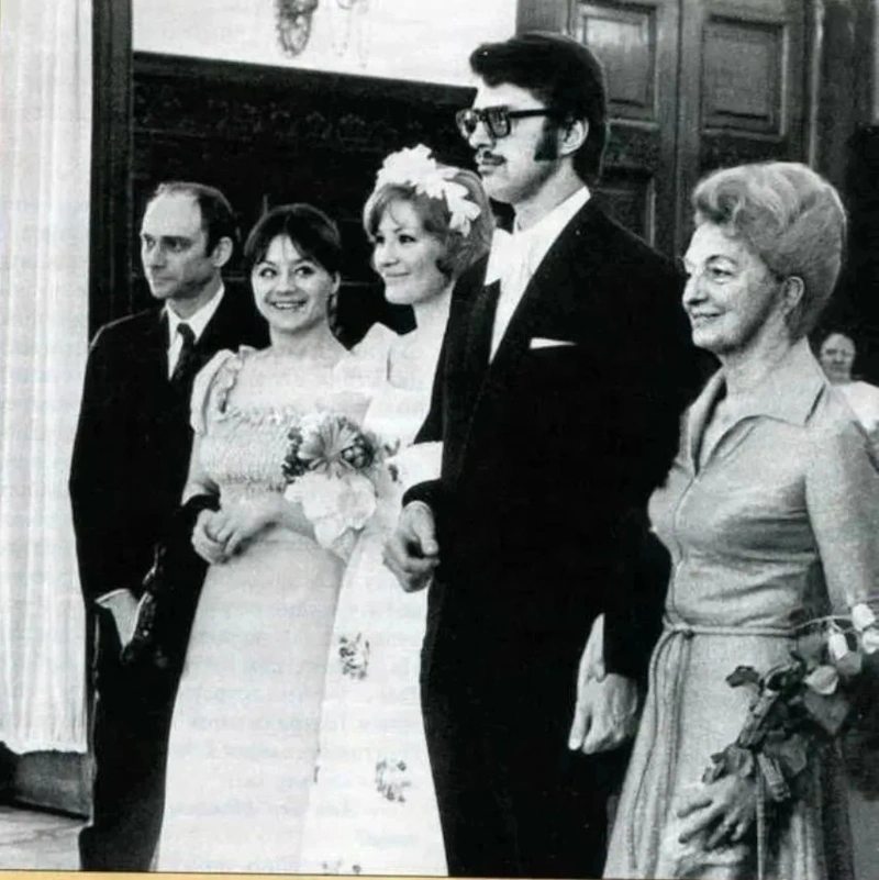 Людмила Максакова и Лев Збaрский