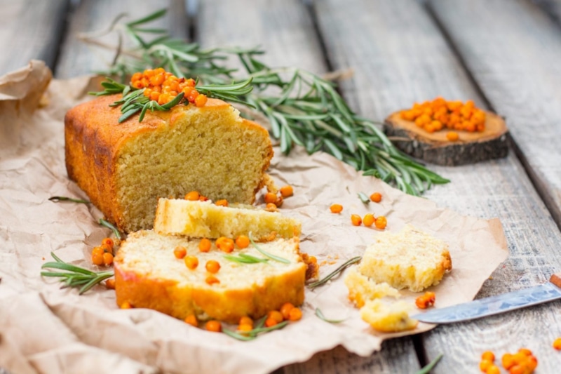 Кекс с облепихой: солнечный десерт