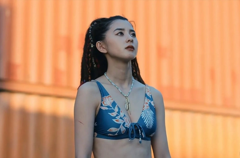 Ая Асахина в сериале «Алиса в Пограничье» Ая Асахина в сериале «Алиса в Пограничье»