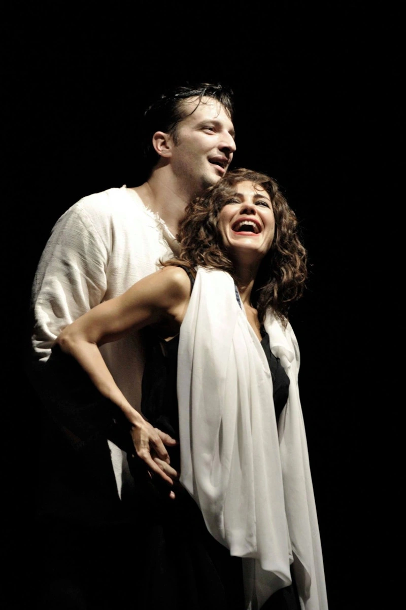 Тимур Орагвелидзе в спектакле «Мастер и Маргарита» Тимур Орагвелидзе в спектакле «Мастер и Маргарита»