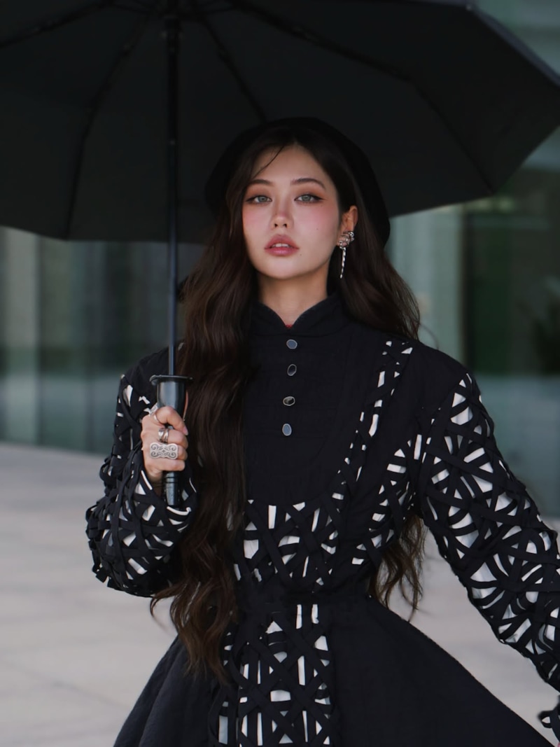 Аида Курмангалиева — блогер Мона