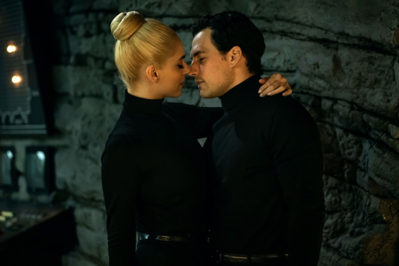 Джакомо Джианниотти и Мириам Леоне в сериале «Фантом. Ограбление по-итальянски» Джакомо Джианниотти и Мириам Леоне в сериале «Фантом. Ограбление по-итальянски»