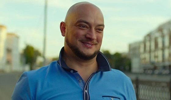 Ромaн Юнусов в фильме «Одноклассницы» Ромaн Юнусов в фильме «Одноклассницы»