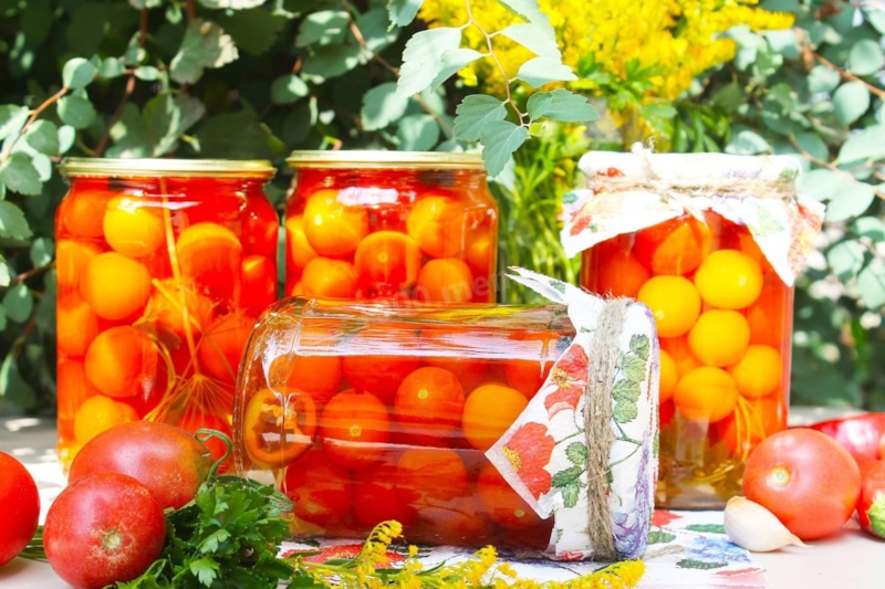 Маринованные помидоры с алычой: грузинская закуска в банке
