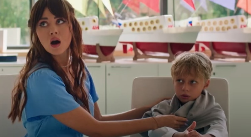 Олеся Иванченко и Елисей Гончаров в сериале «Няня Оксана» Олеся Иванченко и Елисей Гончаров в сериале «Няня Оксана»