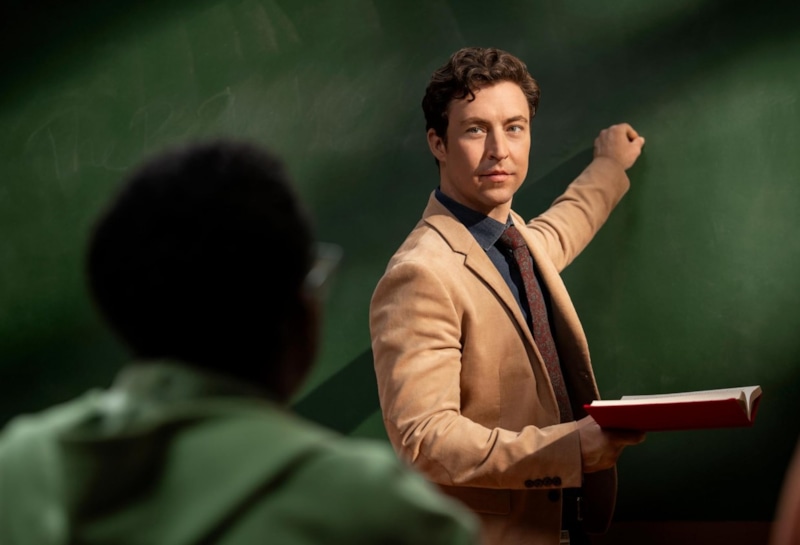 Брайан Джордан Альварес в сериале «Учитель английского»