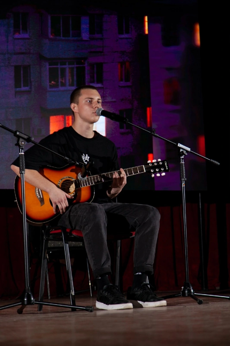 Российский рэпер f0lk