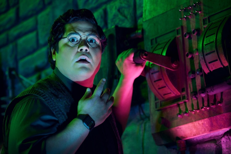 Харви Гильен в роли Гильермо де ла Круса в сериале «Чем мы заняты в тени» Харви Гильен в роли Гильермо де ла Круса в сериале «Чем мы заняты в тени»