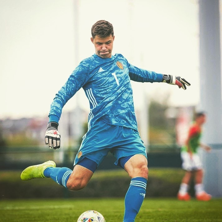 Бельгийский футболист Сенне Ламменс