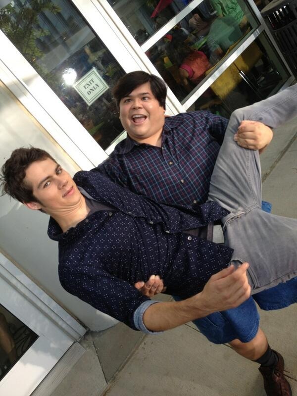 Харви Гильен и Дилан О'Брайен Харви Гильен и Дилан О'Брайен