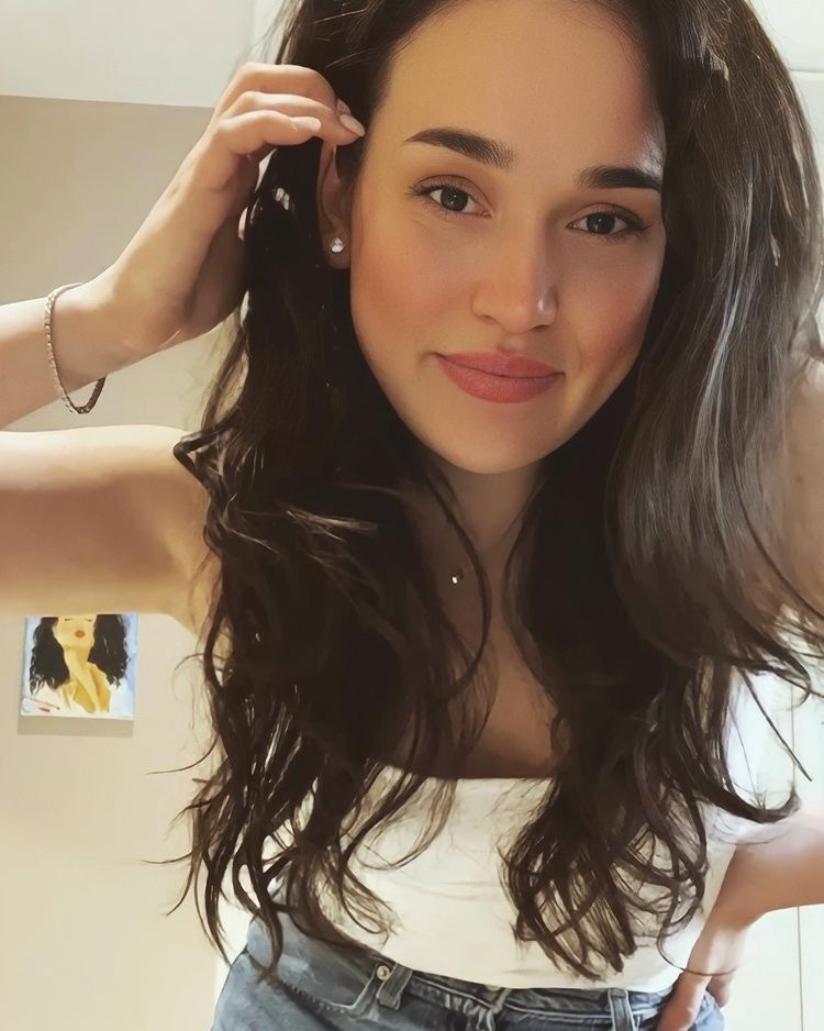 Cолистка группы «Зоя» Ксения Руденко Cолистка группы «Зоя» Ксения Руденко