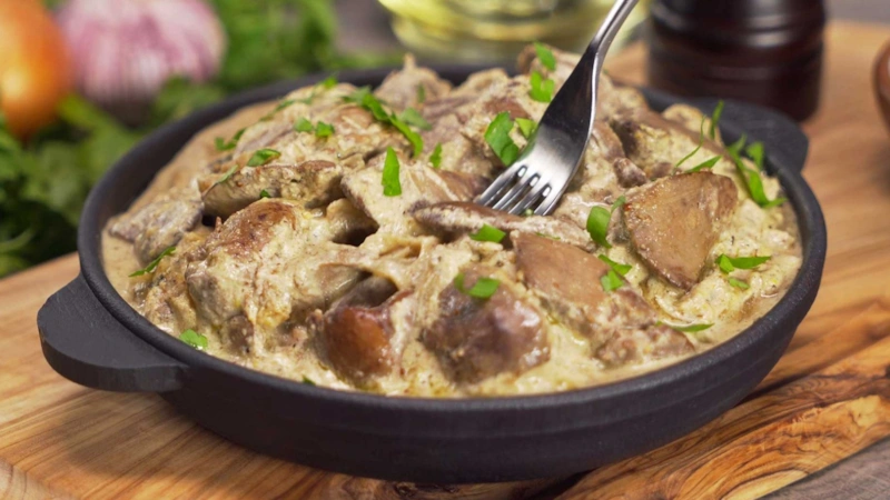 Печень в сметане: нежный вкус