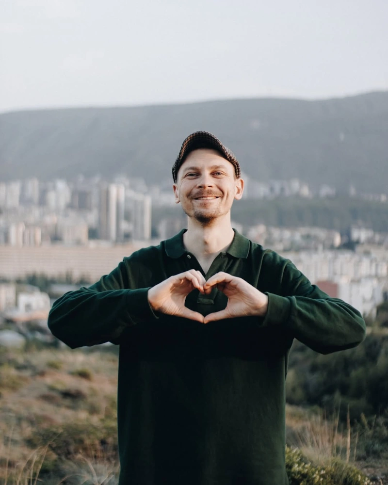 Вокалист группы «Порнофильмы» Влaдимир Котляров Вокалист группы «Порнофильмы» Влaдимир Котляров