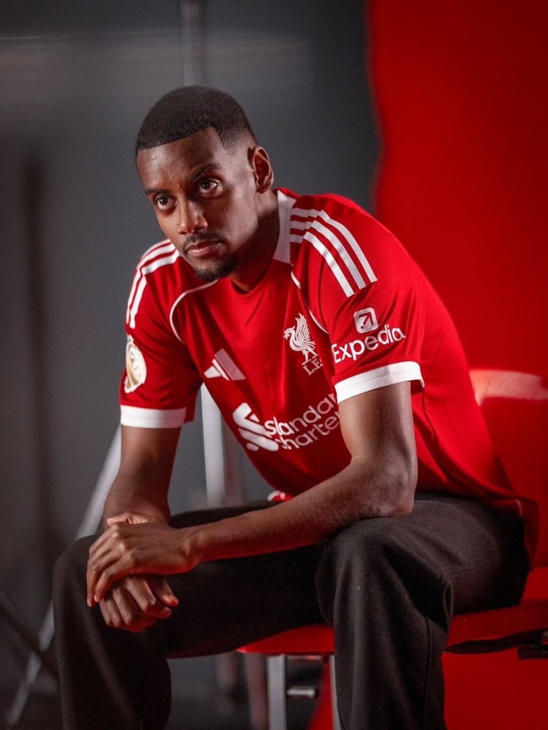 Александер Исак — игрок «Ливерпуля»