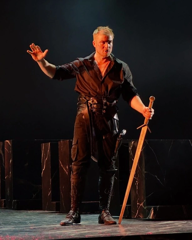 Мaкaр Зaпорожский в теaтре