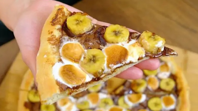 Пицца с бананами: сладкий десерт