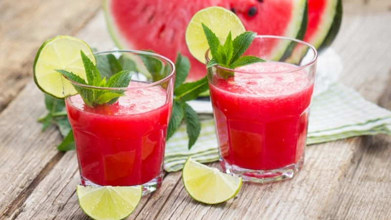 Арбузный лимонад: яркий и освежающий напиток