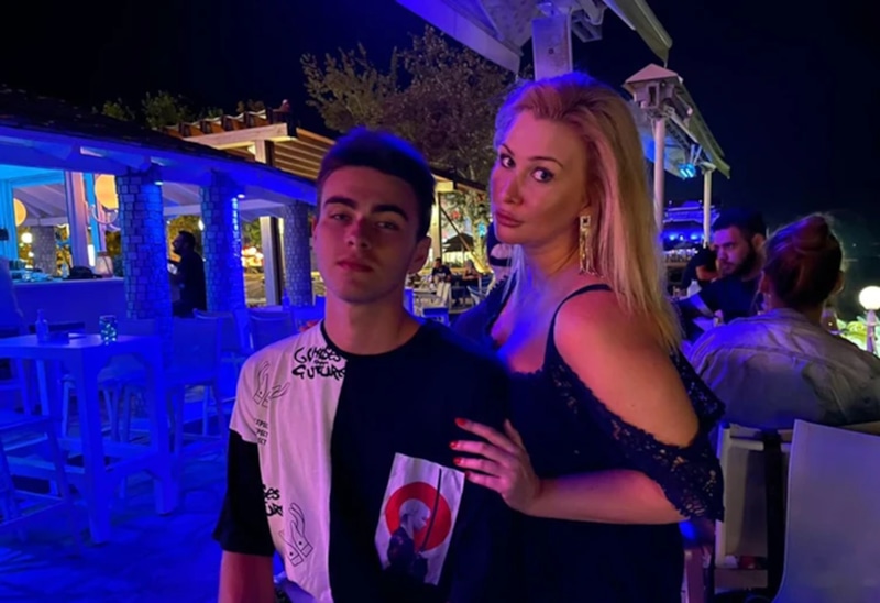 Диана Бичарова и стоматолог Андрей дружат много лет Диана Бичарова и стоматолог Андрей дружат много лет