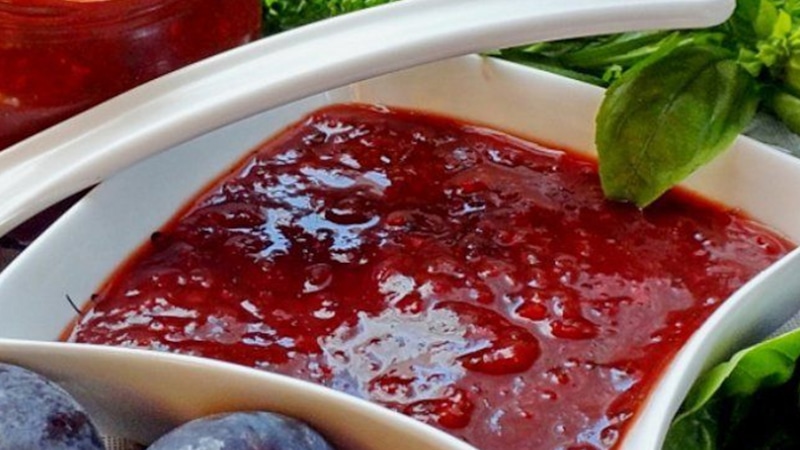 Хрен со сливами: рецепт остро-сладкой приправы Хрен со сливами: рецепт остро-сладкой приправы