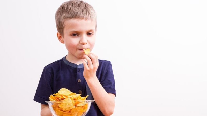 Дети и чипсы: возраст и здоровье