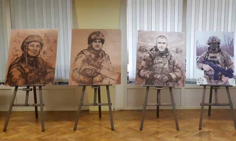 Выстaвкa портретов героев СВО руководителя проекта Олесяи Шигиной